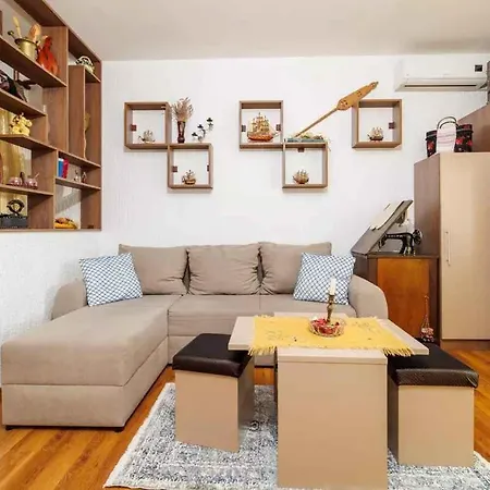 Apartment In 39208 *